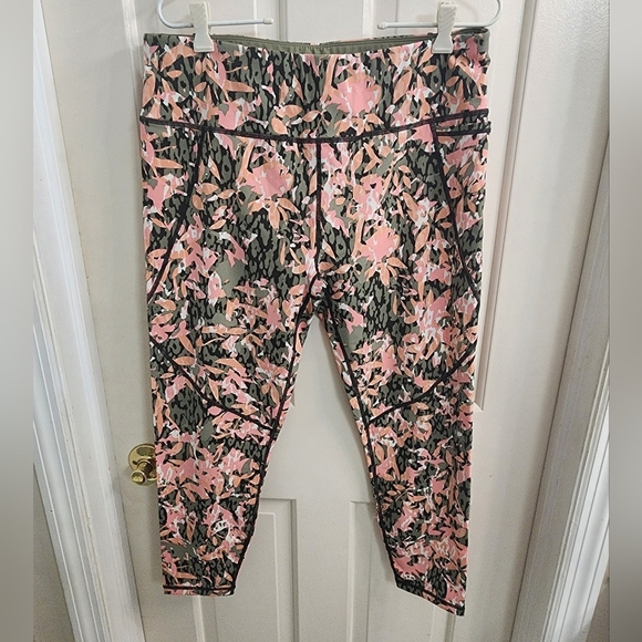 Sweaty Betty Pants - NWT Sweaty Betty Power 7/8 Leggings Green/pink Floral Print Size XXL